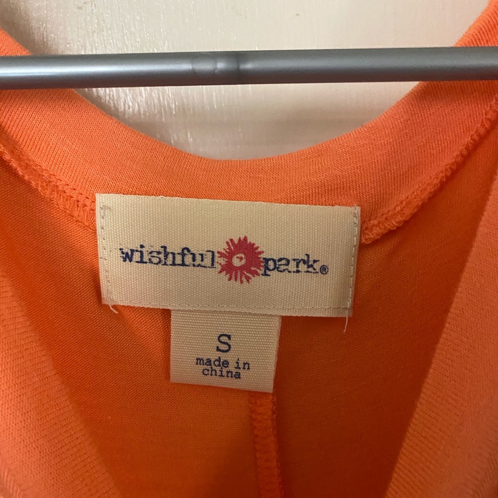 orange blouse